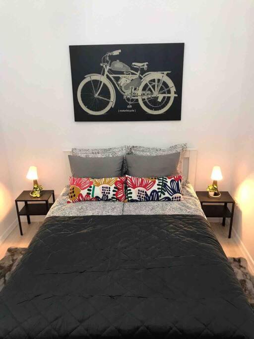 Urban Oasis: Spacious Modern Retreat with Netflix and New York Cafe Proximity Budapest Exterior photo