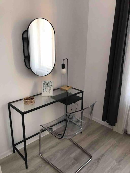 Urban Oasis: Spacious Modern Retreat with Netflix and New York Cafe Proximity Budapest Exterior photo