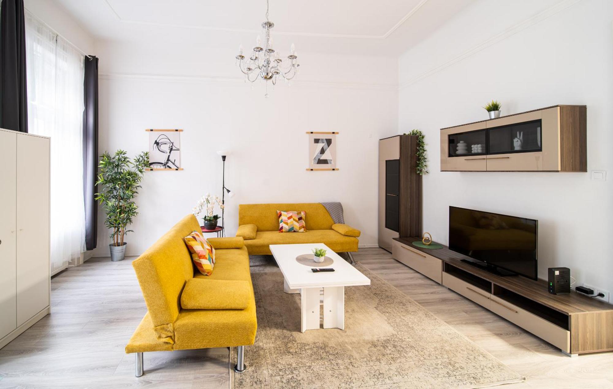 Urban Oasis: Spacious Modern Retreat with Netflix and New York Cafe Proximity Budapest Exterior photo