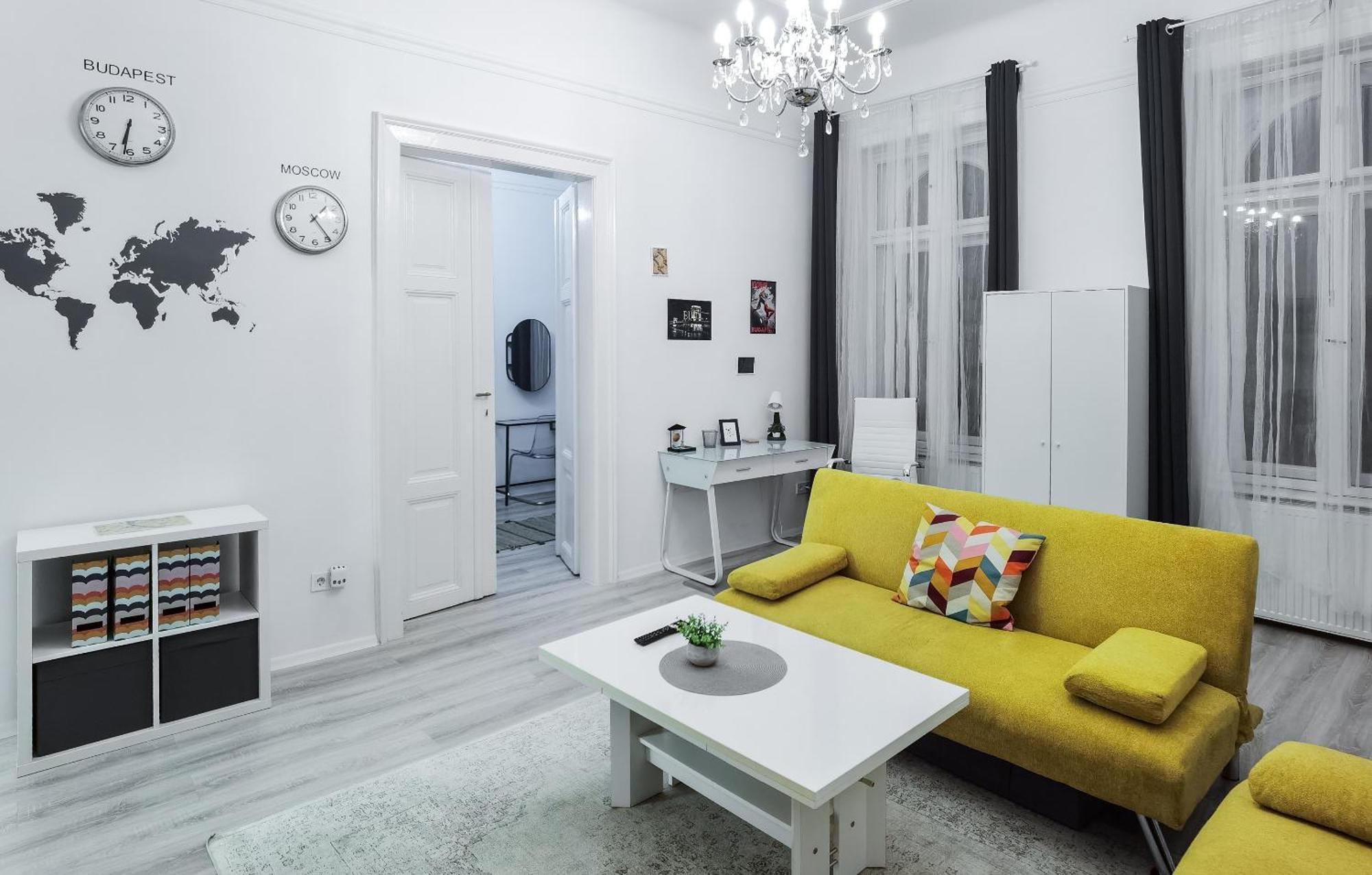 Urban Oasis: Spacious Modern Retreat with Netflix and New York Cafe Proximity Budapest Exterior photo