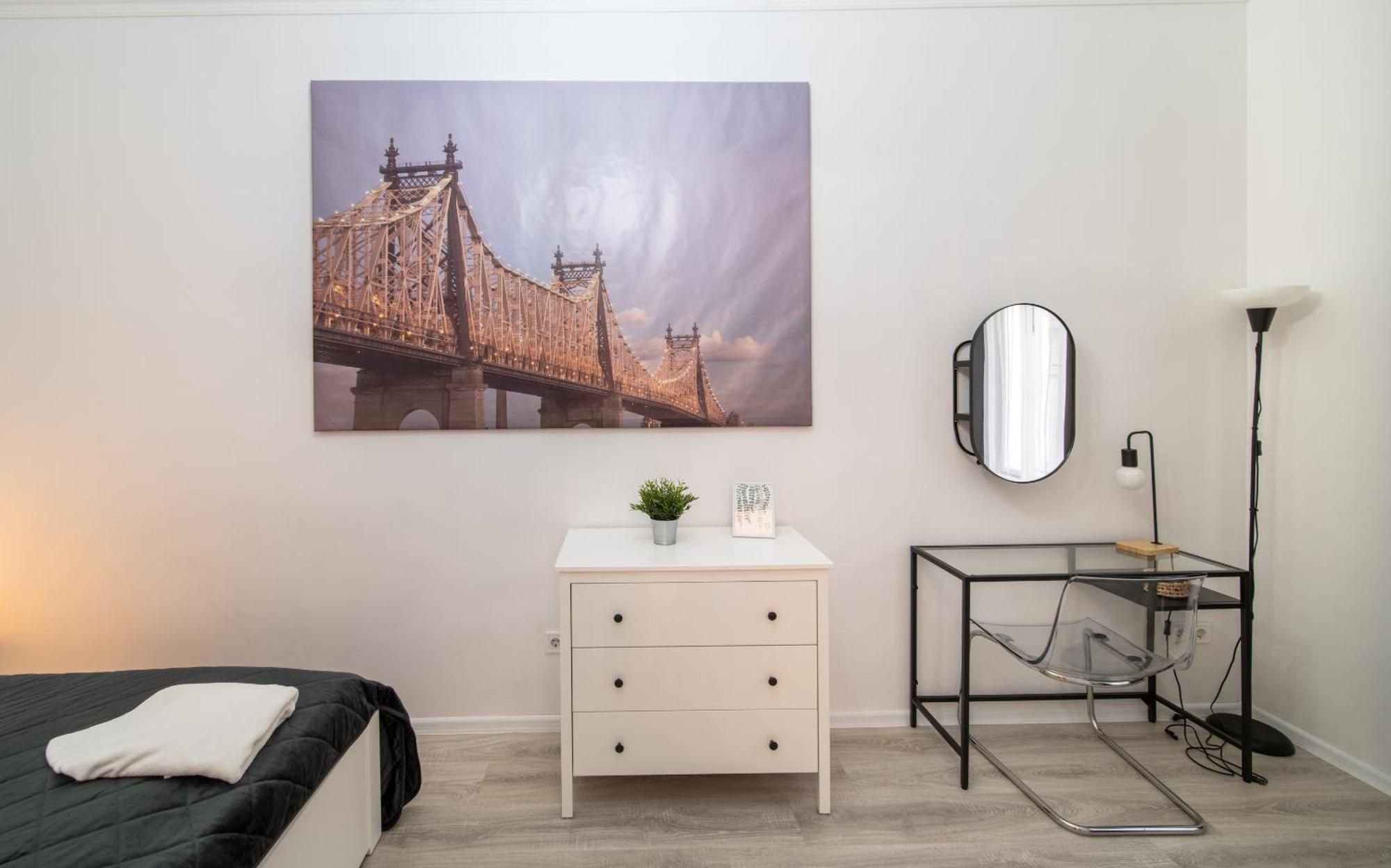 Urban Oasis: Spacious Modern Retreat with Netflix and New York Cafe Proximity Budapest Exterior photo