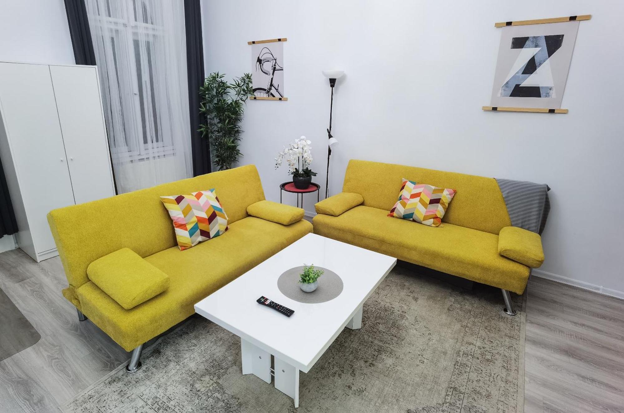 Urban Oasis: Spacious Modern Retreat with Netflix and New York Cafe Proximity Budapest Exterior photo