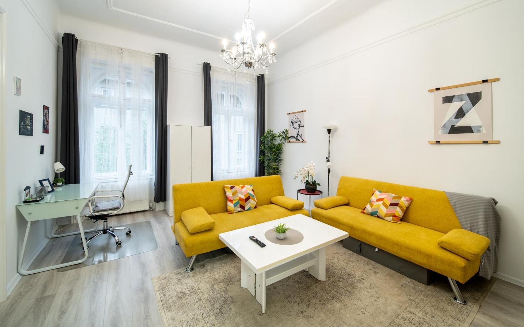 Urban Oasis: Spacious Modern Retreat with Netflix and New York Cafe Proximity Budapest Exterior photo
