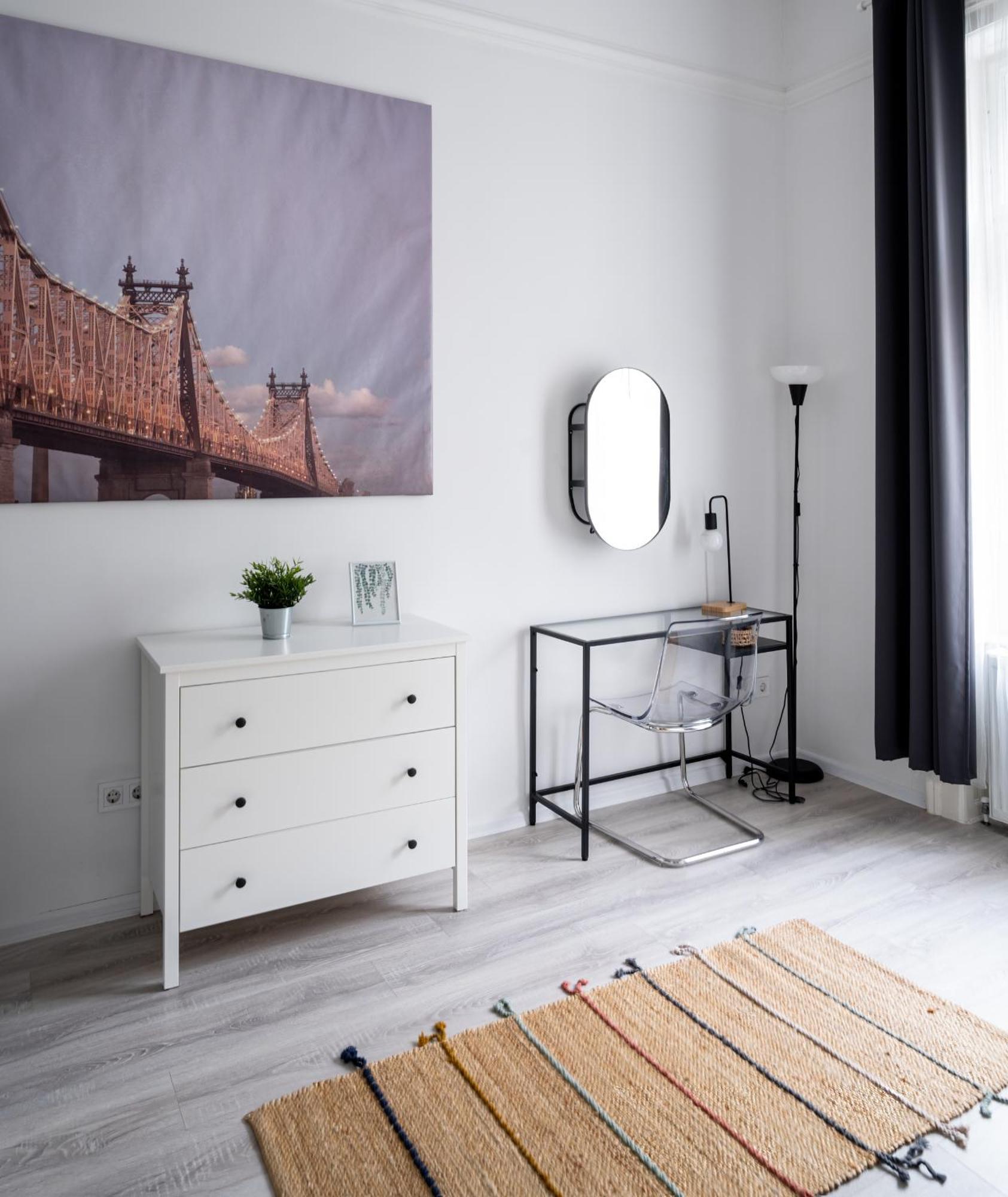 Urban Oasis: Spacious Modern Retreat with Netflix and New York Cafe Proximity Budapest Exterior photo